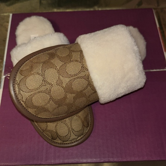 COACH SLIPPERS - Picture 6 of 7